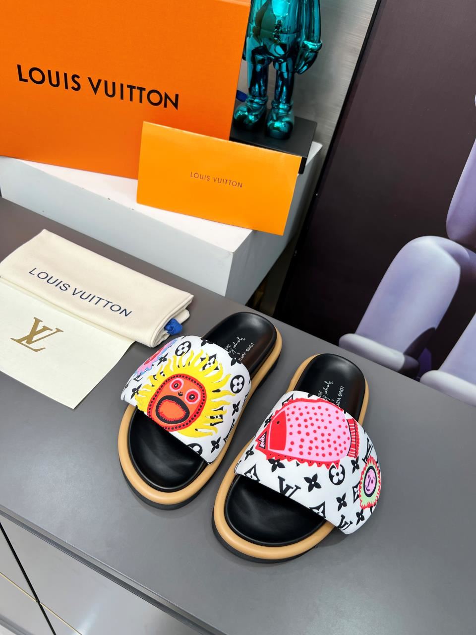 Louis Vuitton Slippers